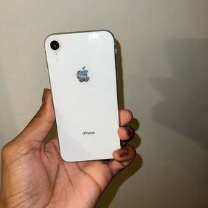 iPhone XR unlocked 64 gb
